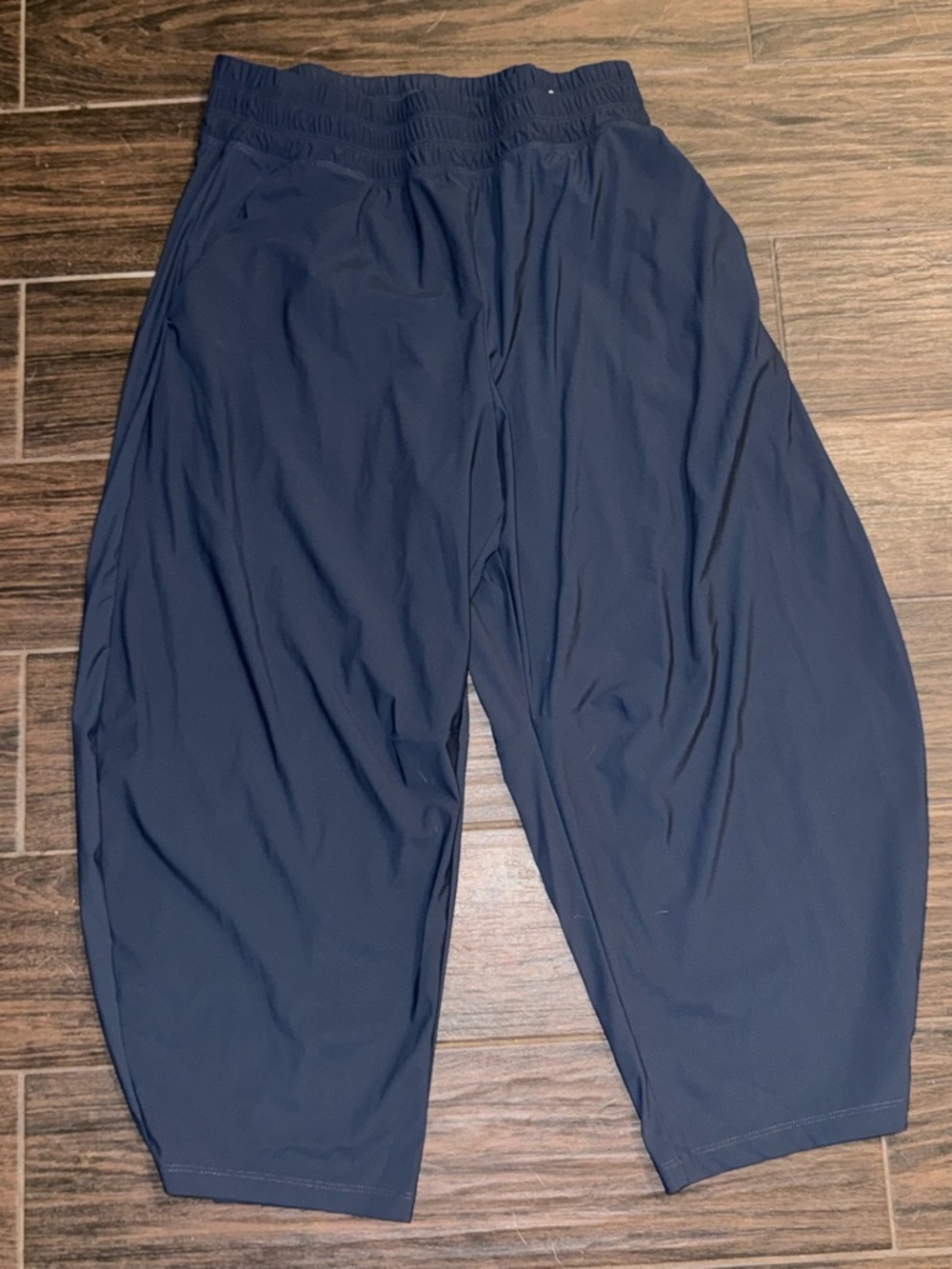 Old Navy Navy Cropped Barrel  Elastic-Waist Ankle Pants - Relaxed Fit